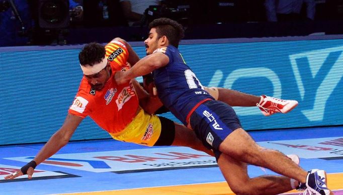 Pro Kabaddi League 2018 : हरियाणा स्टीलर्स ने गुजरात फॉर्च्यून जायंट्स को सात प्वाइंट्स से दी शिकस्त