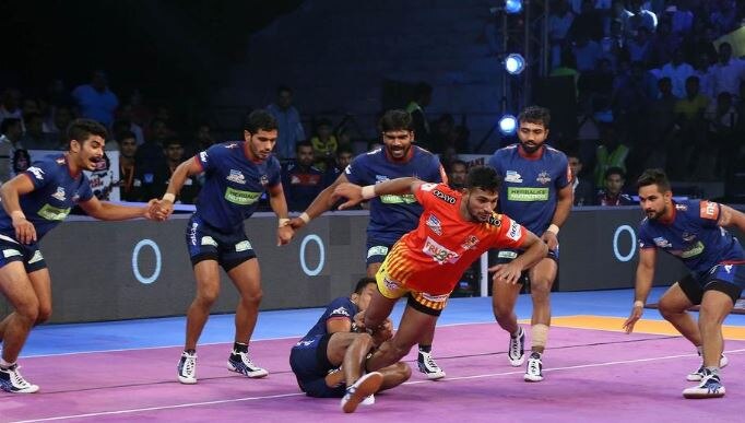 Pro Kabaddi League 2018 : हरियाणा स्टीलर्स ने गुजरात फॉर्च्यून जायंट्स को सात प्वाइंट्स से दी शिकस्त