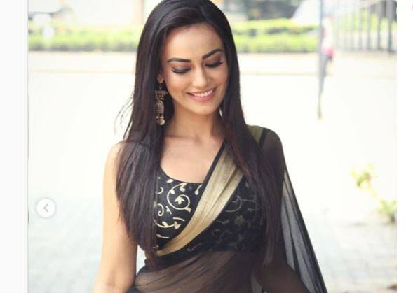 'नागिन' ने इंस्टाग्राम पर दिखाया कातिलाना अंदाज़, तस्वीर ऐसी जिससे नजरे न हटे surabhi jyoti latest looks breaks the internet 'नागिन' ने इंस्टाग्राम पर दिखाया कातिलाना अंदाज़, तस्वीर ऐसी जिससे नजरे न हटे