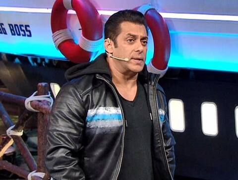 Bigg Boss 12: सलमान ने दी शो छोड़ने की धमकी, लगाई सबा और सृष्टि को जमकर लताड़ Bigg Boss 12: सलमान ने दी शो छोड़ने की धमकी, लगाई सबा और सृष्टि को जमकर लताड़