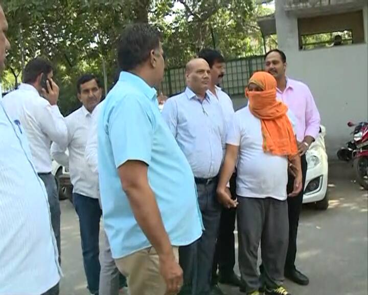 दिल्ली पुलिस ने ONGC, आर्मी, रेलवे में फर्जी भर्ती के आरोप में मुख्य आरोपी समेत पांच को गिरफ्तार किया Delhi Police arrest main accused with other for the case ONGC, Army, Railway Fake recruitment दिल्ली पुलिस ने ONGC, आर्मी, रेलवे में फर्जी भर्ती के आरोप में मुख्य आरोपी समेत पांच को गिरफ्तार किया