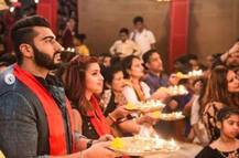 VIDEO: परिणीति चोपड़ा के साथ दुर्गा पूजा पंडाल में पहुंचे अर्जुन कपूर, किया खूब डांस