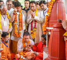 चुनावी मौसम में पहले शिव भक्त, फिर राम भक्त और अब देवी भक्त बने राहुल गांधी