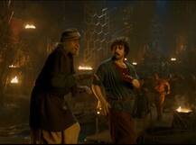 VIDEO: पहली दफा साथ डांस करते दिखे अमिताभ और आमिर, रिलीज़ हुआ TOH का पहला गाना ‘वशमल्ले’