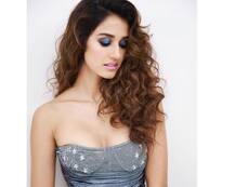 दिशा पाटनी ने शेयर की HOT फोटो, फैंस ने बताया BOLD अवतार, देखें तस्वीरें