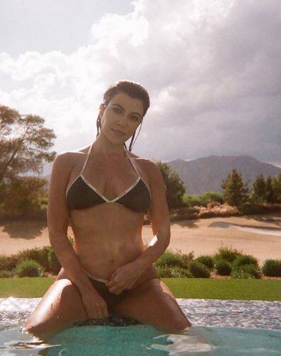 कॉर्टनी के इंस्टाग्राम पर उनकी बिकिनी तस्वीरों की भरमार है जिसके चलते उनके 68.1 मिलियन फॉलोअर्स हो गए हैं. फोटोः इंस्टाग्राम  