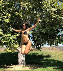 बिकनी में किम कर्दाशियां की बहन कुछ ऐसे हॉट अंदाज में अठखेलियां करती दिखीं, देखें तस्वीरें