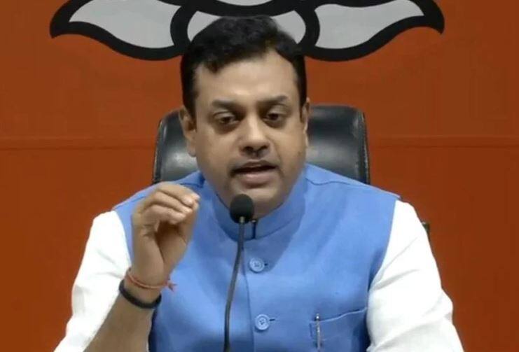 बार-बार हिंदुओं के ख़िलाफ़ षड्यंत्र क्यों करती है कांग्रेस, हिंदुओं को गाली देने जैसा है आज़ाद का बयान: संबित पात्रा BJP's Sambit Patra attacks Cngress' Ghulam Nabi Azad बार-बार हिंदुओं के ख़िलाफ़ षड्यंत्र क्यों करती है कांग्रेस, हिंदुओं को गाली देने जैसा है आज़ाद का बयान: संबित पात्रा