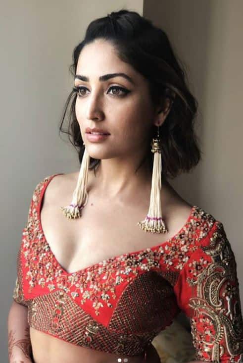 फिल्मों में उनकी परफॉर्मेंस और दर्शकों से मिली वाहवाही को देखते हुए यामी को बॉलीवुड फिल्म 'विक्की डोनर' में बतौर एक्ट्रेस लीड रोल में लिया गया. इसी साल आई फिल्म 'बत्ती गुल मीटर चालू' में शाहिद कपूर और श्रद्धा कपूर के साथ एक्टिंग करते देखा गया था. तस्वीर: इंस्टाग्राम 