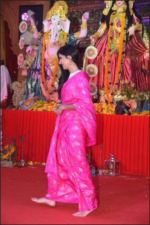 यहां पर कैटरीना ने पूजा अर्चना की.