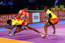 Pro Kabaddi League 2018: पुणेरी पल्टन को गुजरात फॉर्च्यूनजाएंट्स ने 34-28 के स्कोर से घर में दी पटखनी