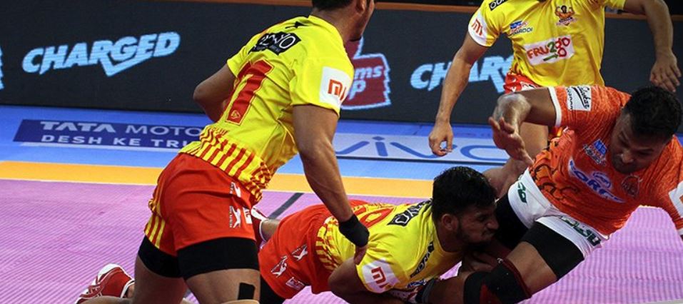 Pro Kabaddi League 2018: पुणेरी पल्टन को गुजरात फॉर्च्यूनजाएंट्स ने 34-28 के स्कोर से घर में दी पटखनी