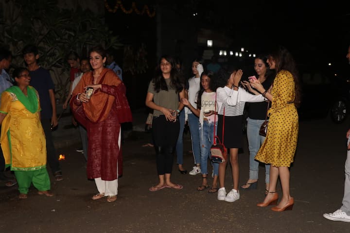 वर्क फ्रंट की बात करें तो रवीना इन दिनों कुछ रियलिटी शोज को होस्त करती दिखाई दे रही हैं. (तस्वीर: मानव मंगलानी)