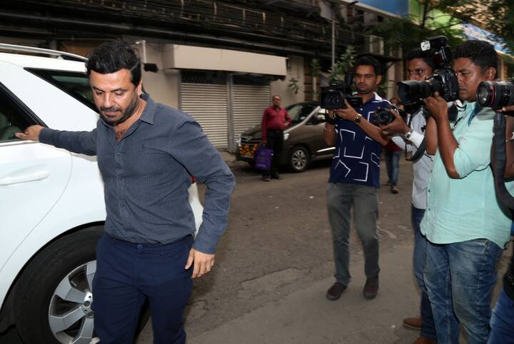 विकास पर आरोप लगाने वाली महिला का कहना है,