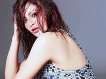 IN Pics: उर्वशी रौतेला ने एक नए अंदाज़ में कराया ये बेहतरीन फोटोशूट