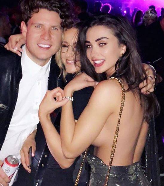 इन दिनों एमी अपने दोस्तों के साथ एंजॉय करती हुई देखी जा रही हैं. इसकी कई तस्वीरें उन्होंने अपने इंस्टाग्राम अकाउंट पर भी शेयर किया है. तस्वीर: इंस्टाग्राम