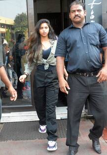 बेस्ट फ्रेंड्स संग हैंगआउट करती दिखीं सुहाना खान, सामने आईं ऐसी खूबसूरत तस्वीरें