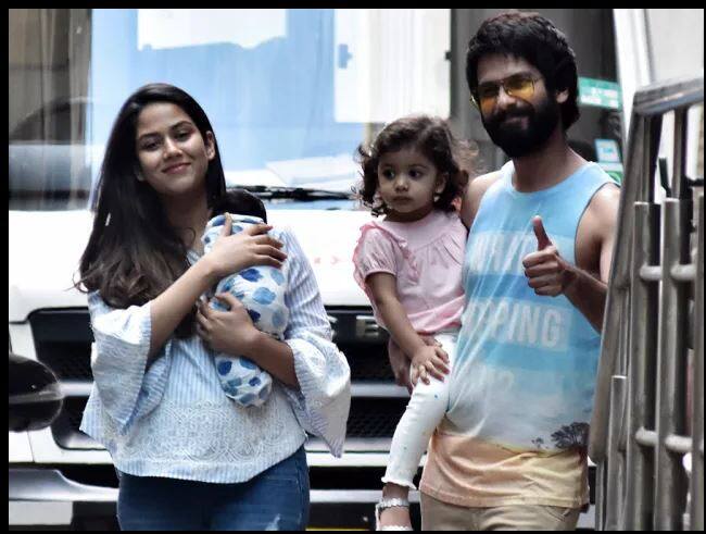 बेटे ज़ैन कपूर को गोद में लेकर पहली बार घर से बाहर निकलीं मीरा कपूर, देखें तस्वीर