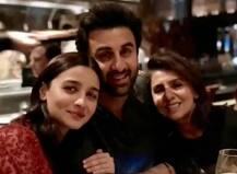 न्ययूॉर्क में आलिया भट्ट ने ब्वॉयफ्रेंड रणबीर के परिवार संग बिताया क्वालिटी टाइम, देखें तस्वीरें