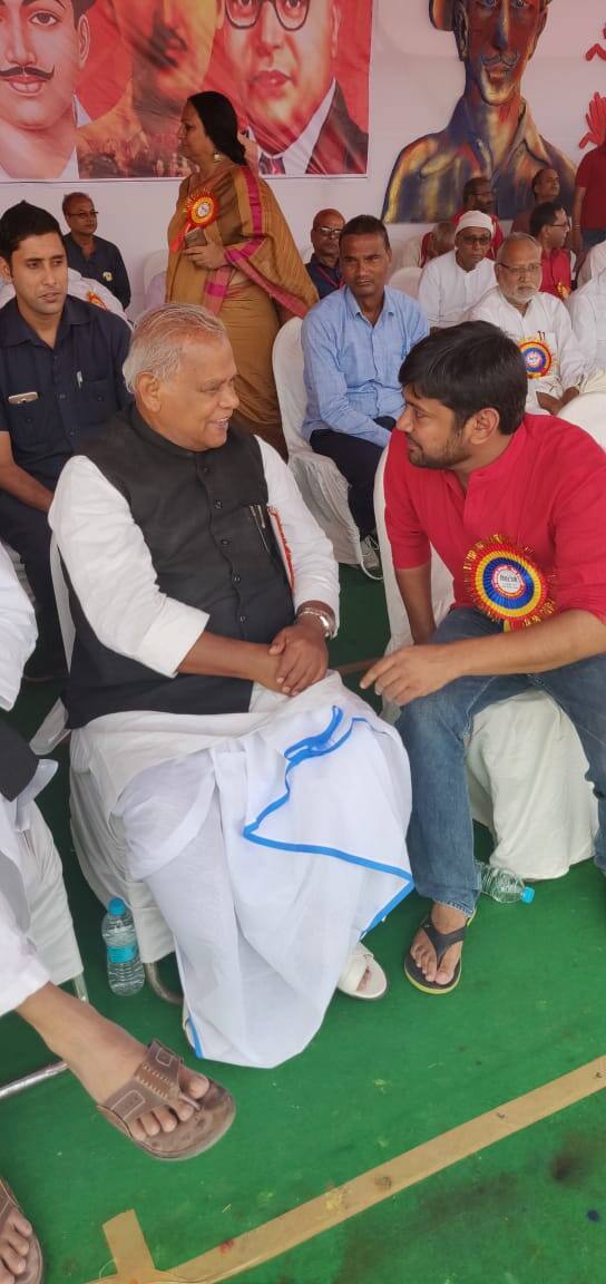 बिहार के पूर्व मुख्यमंत्री और हम पार्टी के मुखिया जीतन राम मांझी लगातार केंद्र की बीजेपी सरकार और नीतीश कुमार की सरकार पर निशाना साध रहे हैं. शहरों के नाम बदलने जाने को लेकर भी वे बीजेपी पर निशाना साध चुके हैं.
