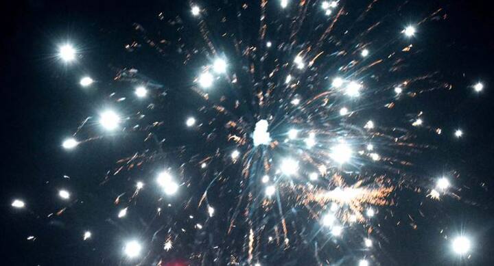 दुनिया का दूसरे नंबर पर भारत का तमिलनाडु राज्य है जहां के सिवाकाशी शहर को पटाखा प्रोड्क्शन का गढ़ माना जाता है. तस्वीर: गूगल फ्री इमेज