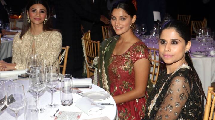 इस शो में अभिनेत्री डेजी शाह भी पहुंचीं. उनके अलावा सैय्यामी खेर भी यहां नज़र आईं.