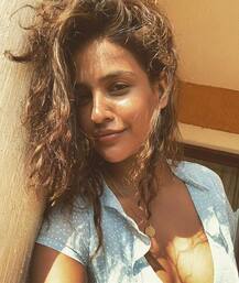 \'सत्यमेव जयते\' फेम आयशा शर्मा ने येलो ड्रेस में कराया ये बेहद खूबसूरत फोटोशूट, देखें तस्वीरें