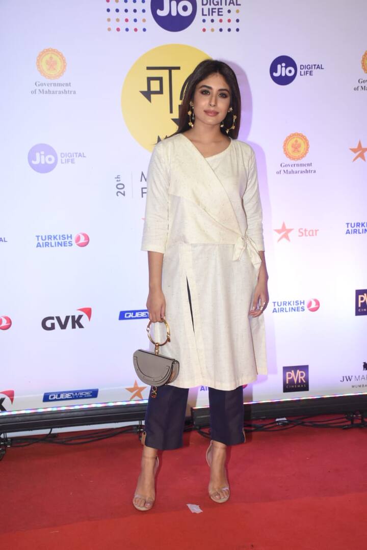 कृतिका कामरा भी नज़र आईं.