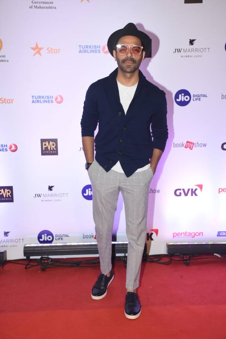 दंगल और स्त्री जैसी कई फिल्मों में नज़र आने वाले अभिनेता अपारशक्ति खुराना भी यहां नज़र आए.