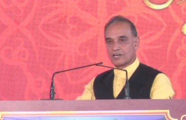 मंत्री सत्यपाल सिंह बोले- मेरा सपना है कि राष्ट्रपति और PM वेद लेकर पद की शपथ लें Union Minister and BJP Leader Satyapal Singh says I dream of an India where president And PM takes oath on Vedas मंत्री सत्यपाल सिंह बोले- मेरा सपना है कि राष्ट्रपति और PM वेद लेकर पद की शपथ लें