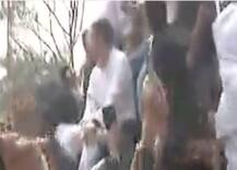 कांग्रेस अध्यक्ष राहुल गांधी ने दिल्ली में किया सीबीआई मुख्यालय तक पैदल मार्च, देखें तस्वीरें