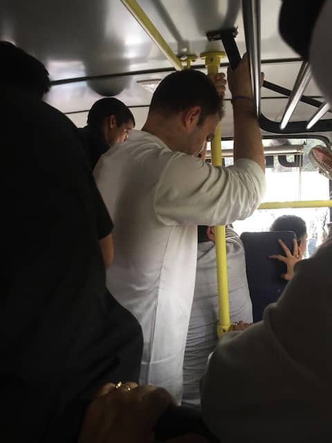कांग्रेस अध्यक्ष राहुल गांधी ने CBI दफ्तर तक पैदल मार्च के बाद दी गिरफ्तारी, देखें तस्वीरें कांग्रेस अध्यक्ष राहुल गांधी ने CBI दफ्तर तक पैदल मार्च के बाद दी गिरफ्तारी, देखें तस्वीरें