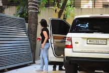 करवाचौथ की अगली सुबह बहन करिश्मा कपूर के घर पहुंची करीना कपूर खान, सामने आईं ये तस्वीरें