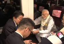 जापान के पीएम शिंजो आबे संग काइजी ट्रेन से टोक्यो रवाना हुए पीएम मोदी, देखें तस्वीरें