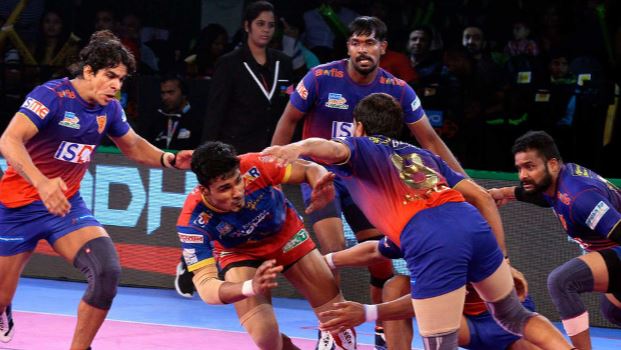 Pro Kabaddi League 2018: दिल्ली के दबंगों को हराकर यूपी के योद्धा ग्रुप-ए में शीर्ष पर पहुंचे