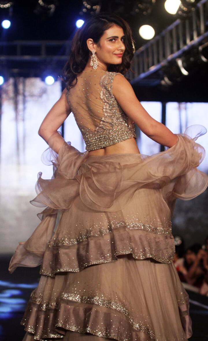 फातिमा जल्द ही फिल्म 'ठग्स ऑफ हिंदुस्तान' में नज़र आने वाली हैं. इस फिल्म की शूटिंग पूरी हो चुकी हैं.