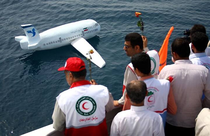 19 फरवरी 2003 को ईरानी विमान इल्युशिन II-76 में सवार 275 सैनिकों को अपनी जानें गंवानी पड़ी. जांच के बाद पता चला कि इसके पीछे की वजह ख़राब मौसम थी.