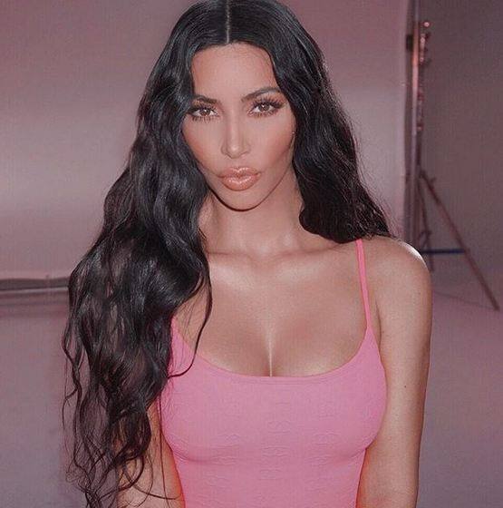 इस फोटोशूट की बहुत सी तस्वीरें किम ने अपने इंस्टाग्राम एकाउंट पर पोस्ट की हैं. फोटोः इंस्टाग्राम 