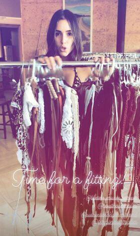 बताते चलें, निक जोनस से ब्रेकअप के बाद अब ओलिविया अमेरिकन फुटबॉलर डैनी अमेन्डोला को डेट कर रही हैं. हाल ही में सोशल मीडिया पर उन्होंने इस बात की जानकारी दी थी. फोटोः इंस्टाग्राम