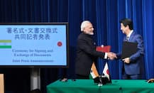 प्रधानमंत्री मोदी ने जापानी पीएम शिंजो आबे के साथ पूरी की शिखर वार्ता