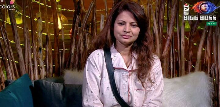 नॉमिनेशन के लिए बिग बॉस ने सबसे पहले मेघा को कन्फेशन रुम में बुलाया. बिग बॉस ने मेघा से कहा कि वह ऐसे दो कंटेस्टेंट का नाम बताए जिन्हें वो घर से बेघर होने से बचाना चाहती है. मेघा ने दीपिका और सोमी खान का नाम लेते हुए कहा कि इन दोनों को बिग बॉस के घर में रहना चाहिए.