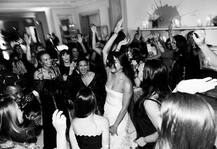 सोशल मीडिया पर छाई हुई है प्रियंका चोपड़ा की प्री-ब्राइडल शॉवर पार्टी की तस्वीरें, आप भी देखें