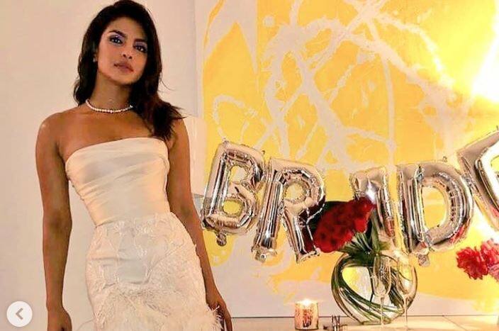 प्रियंका के लिए इस ब्राइडल शॉवर पार्टी का आयोजन उनकी करीबी दोस्त मुबिना और अंजुला ने किया. इस सेलिब्रेशन में प्रियंका के दोस्त और हॉलीवुड के कई सारे सितारों ने शिरकत की. (Photo - Instagram )