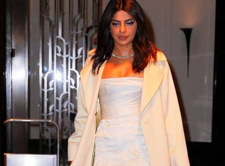 इसके साथ ही प्रियंका के ब्राइडल शॉवर में उनकी होने वाली ननद डेनिएली जोनास और उनकी बेटी एलिना भी शामिल हुईं. (Photo - Instagram )