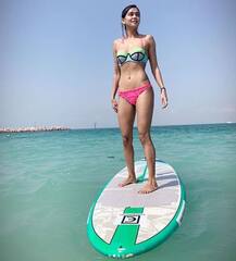 बिग बॉस की इस एक्स कंटेस्टेंट ने अपनी हॉटनेस समुंदर में लगाई है \'आग\'