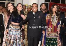 प्रियंका चोपड़ा की शादी के लिए जोधपुर पहुंची अंबानी फैमिली, पहली बार परिवार के साथ दिखीं अनंत की गर्लफ्रेंड