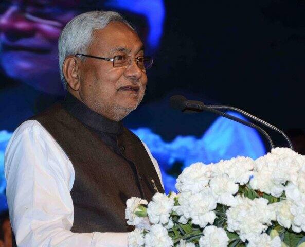 आरक्षण के समर्थन में नीतीश का बड़ा बयान, कहा- 'बचाने के लिए हर कुर्बानी देंगे' No one has dare to abolish reservation: CM Nitish आरक्षण के समर्थन में नीतीश का बड़ा बयान, कहा- 'बचाने के लिए हर कुर्बानी देंगे'