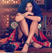 लहंगा-चुनरी पहन हाथ में बीड़ी लिए पूनम पांडे ने करवाया HOT फोटोशूट, देखें तस्वीरें