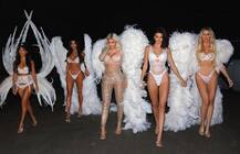 किम सिस्टर्स की चमकी किस्मत, \'विक्टोरिया सीक्रेट\' के साथ काम करने का मिला मौका