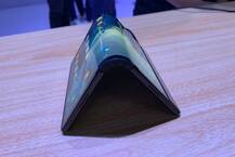 Samsung नहीं बल्कि Rouyu ने लॉन्च किया दुनिया का पहला फोल्डेबल स्मार्टफोन, देखें वीडियो